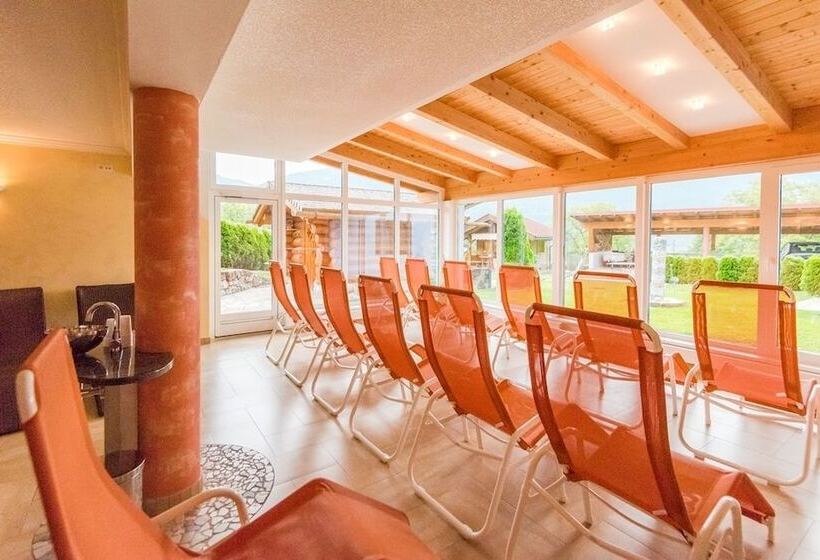 هتل Apartpension Kristall