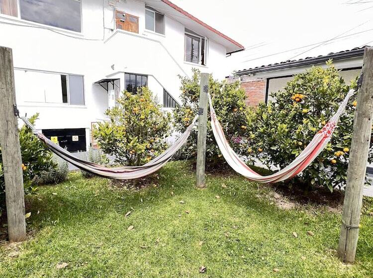 هتل Springhills Quito Airport