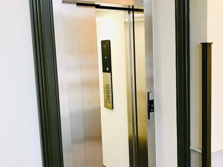 Fotos del hotel Voyage City Apartments:  8