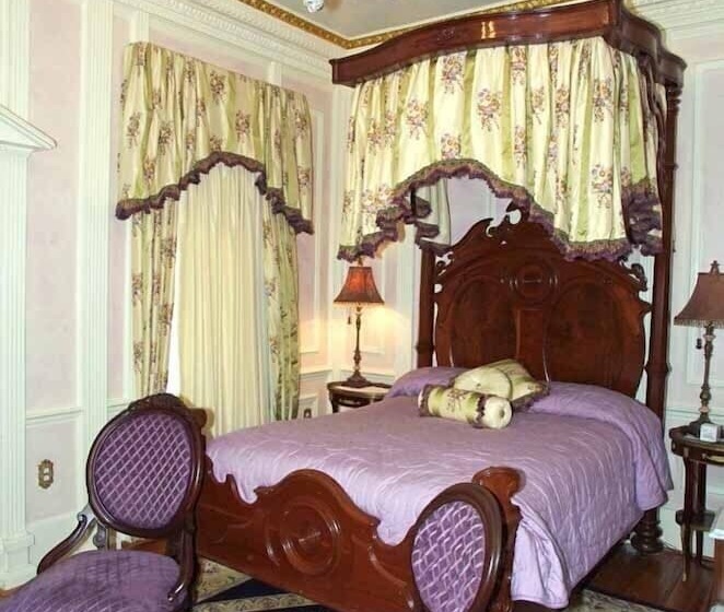 The Hotel Magnolia