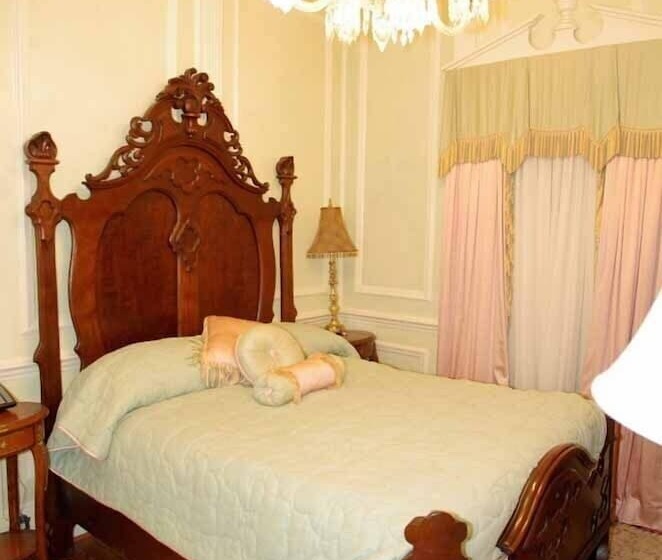 The Hotel Magnolia