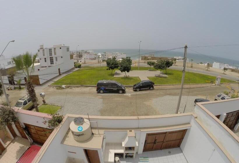 هاستل Waves Surf Camp Peru