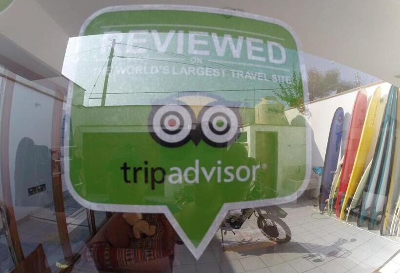 هاستل Waves Surf Camp Peru