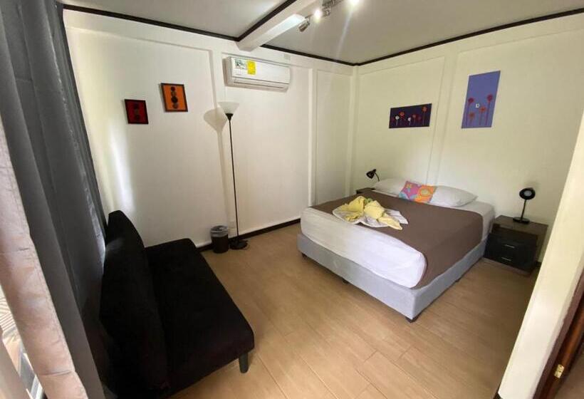 Aracari Garden Hostel