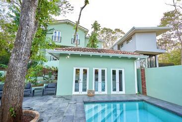 تختخواب و صبحانه Casa Leona