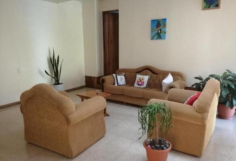 تختخواب و صبحانه Monte Los Lirios Lodge