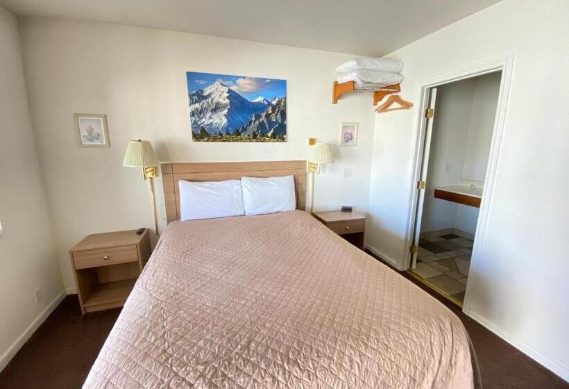 Bristlecone Motel