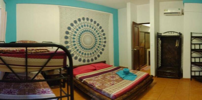 Cool Vibes Beach Hostel