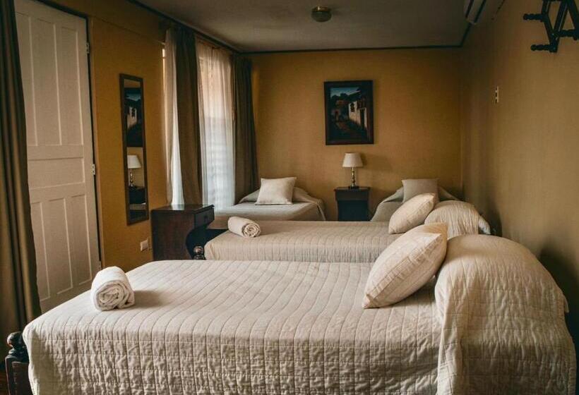 هتل 1915 Inn & Suites