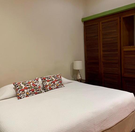 هتل 1915 Inn & Suites