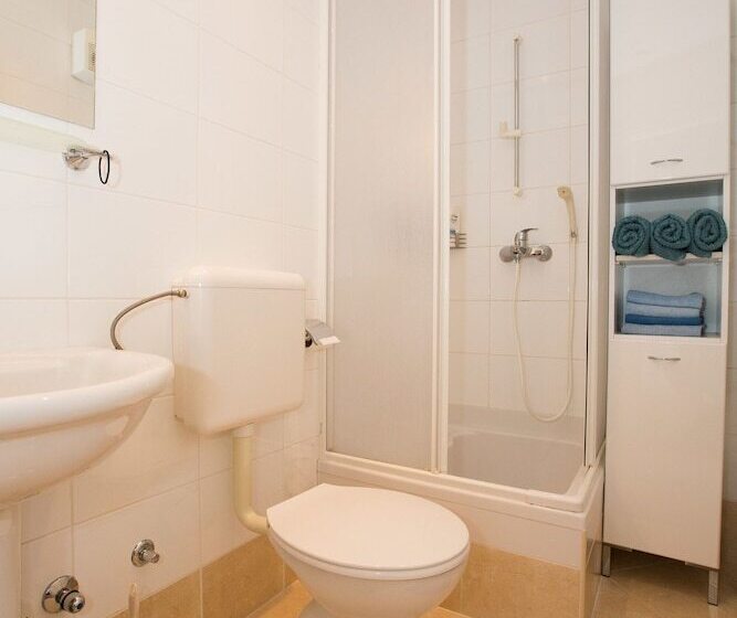 هتل Studio Apartment Andrijana