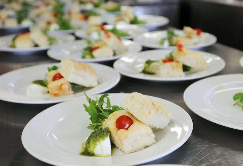 호텔 Apartments Golfpark Schlossgut Sickendorf