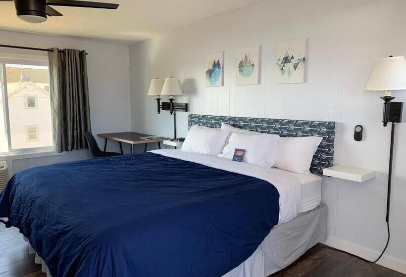 هتل Beachfront Inn