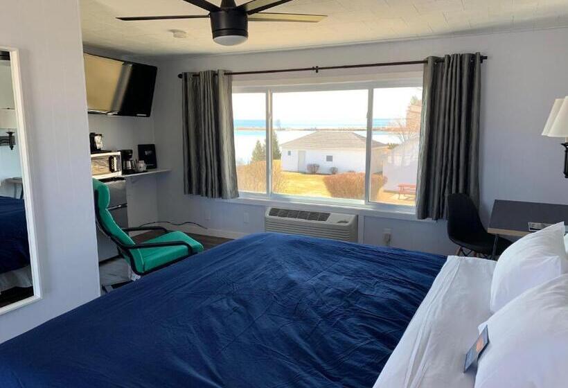 هتل Beachfront Inn