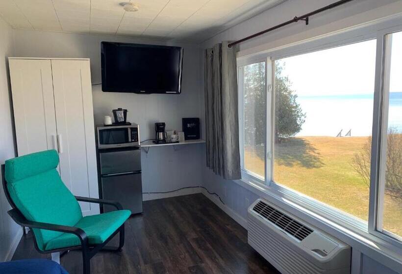 هتل Beachfront Inn