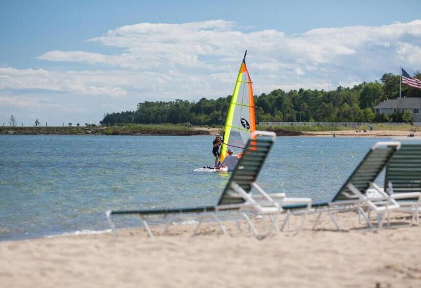 هتل Beachfront Inn