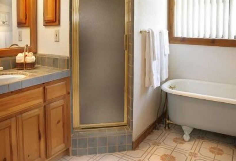 هتل Bodega Harbor Inn