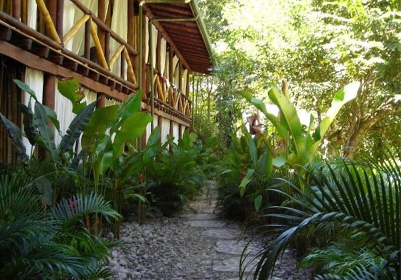 هتل Canaima Chill House