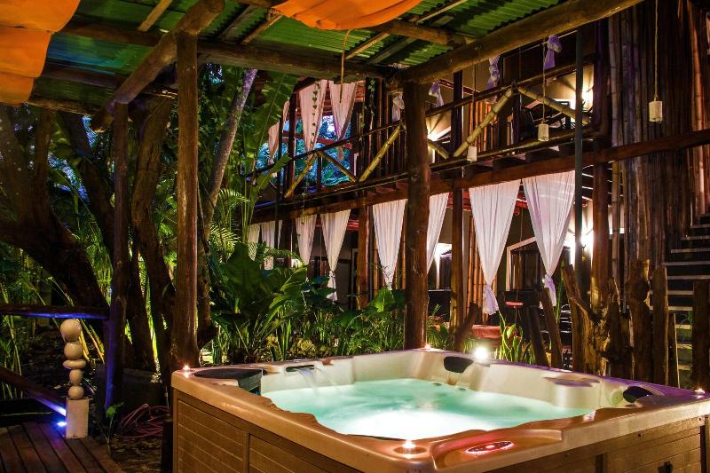 هتل Canaima Chill House