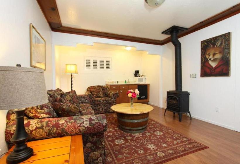 هتل Fern Grove Cottages