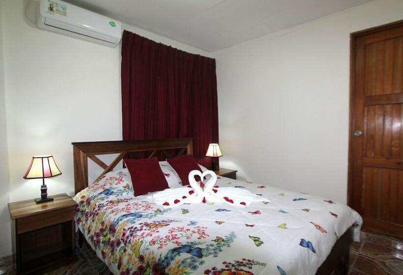 هتل La Fortuna Rooms