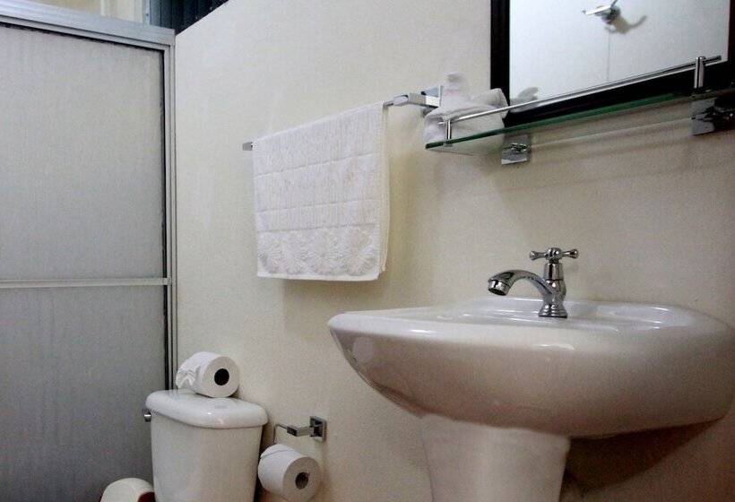 هتل La Fortuna Rooms