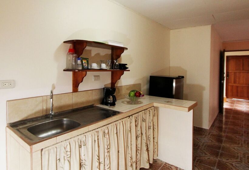 هتل La Fortuna Rooms