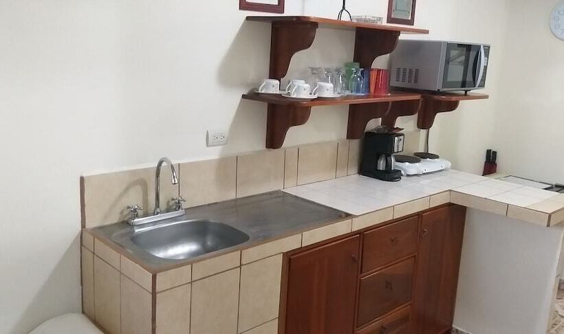 هتل La Fortuna Rooms