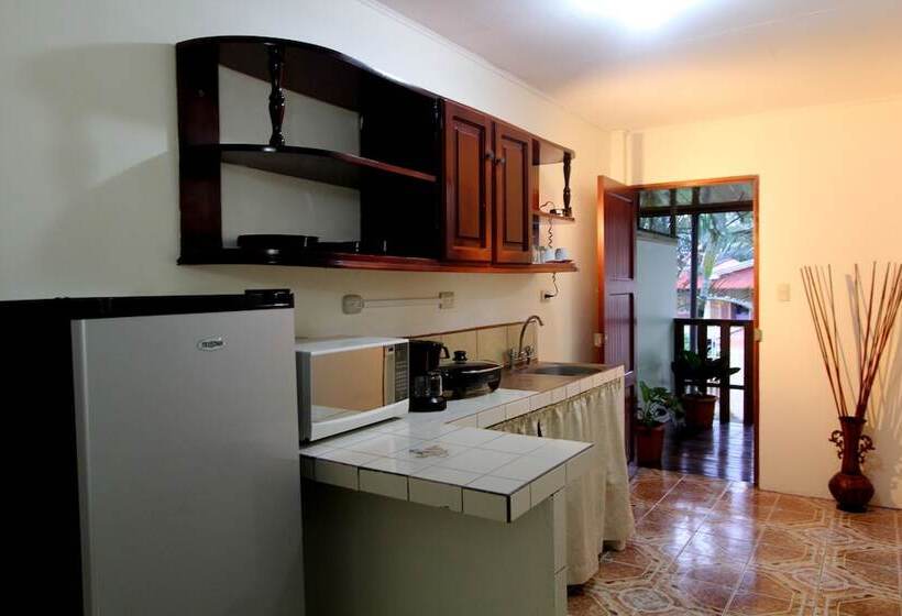 هتل La Fortuna Rooms