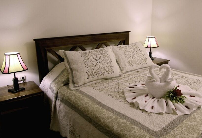 هتل La Fortuna Rooms