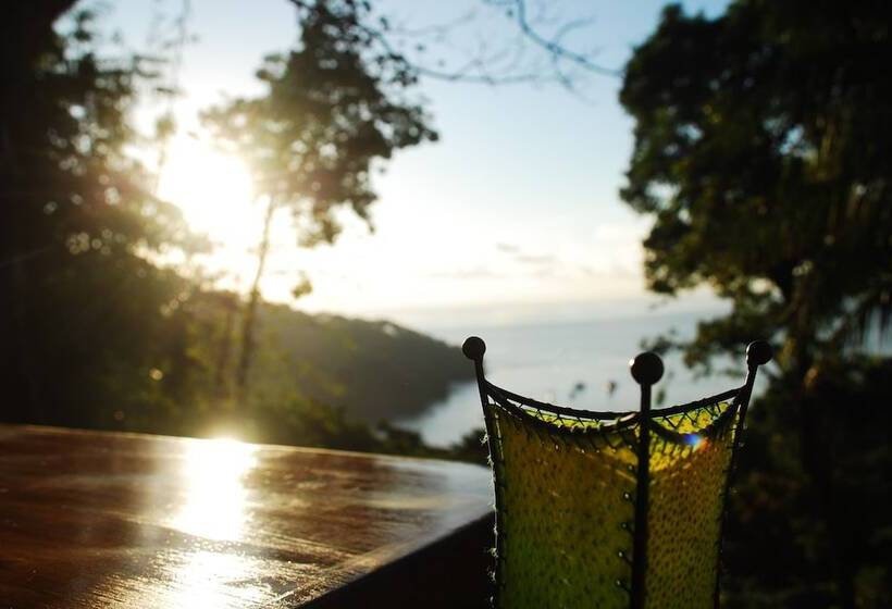 هتل Mango Moon Villa