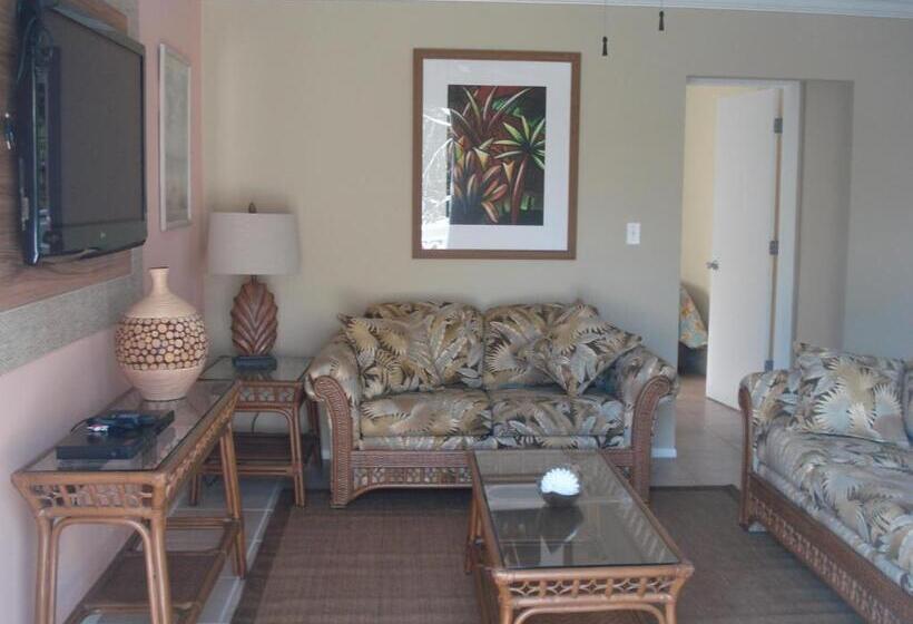 فندق Queens Gate Resort