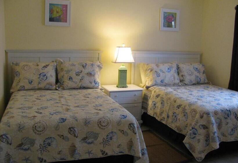 فندق Queens Gate Resort