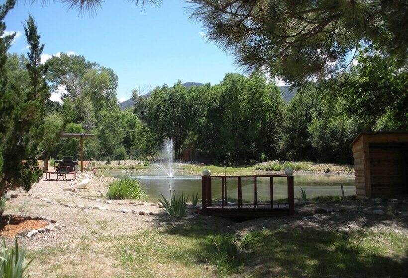 בית מלון כפרי Questa Lodge