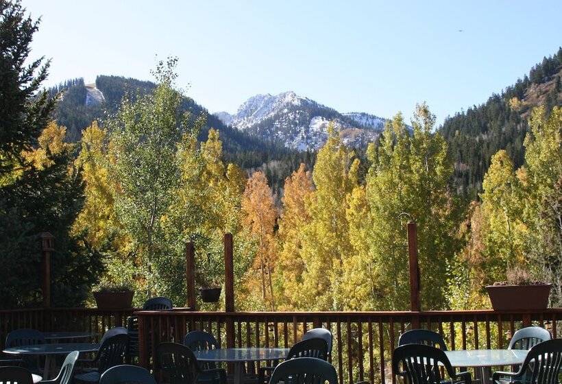 هتل Silver Fork Lodge & Restaurant