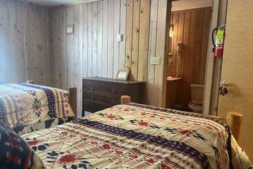 هتل Silver Fork Lodge & Restaurant