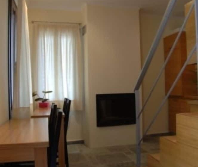 هتل Thalia Rooms
