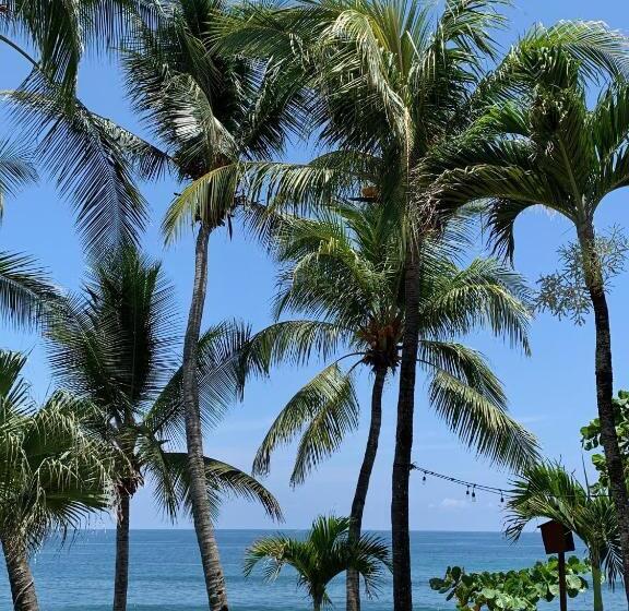فندق The Backyard Beachfront