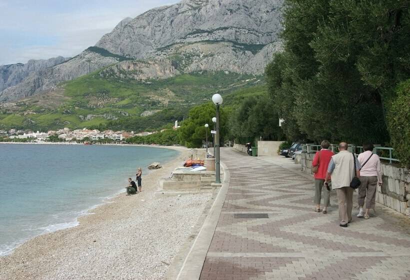 هتل Villa Vinka
