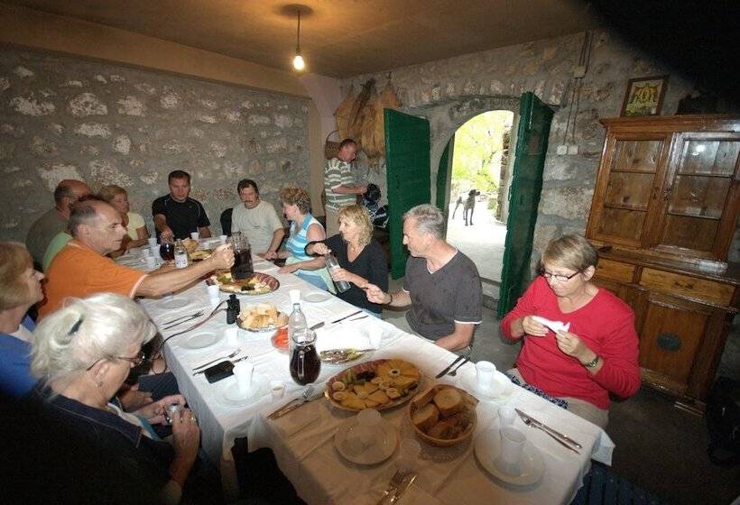 هتل Villa Vinka