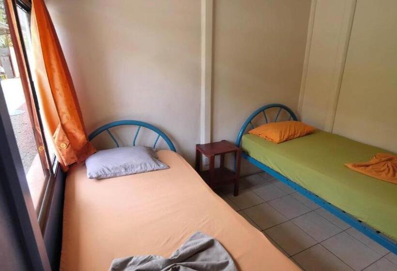 Kalunai Hostel