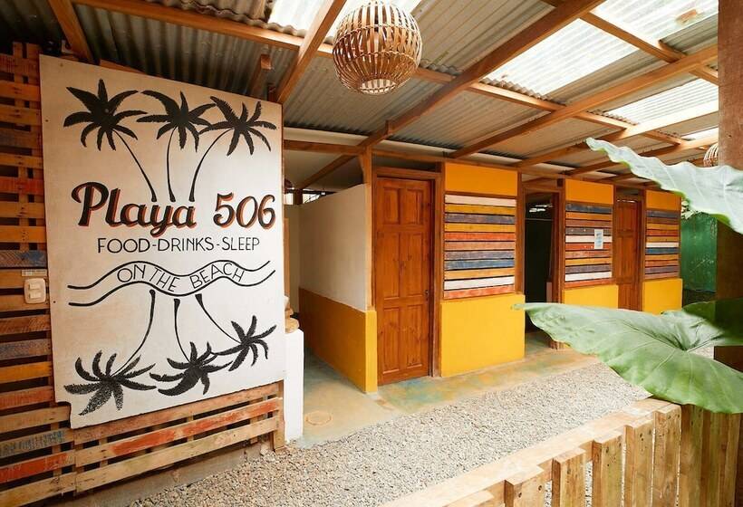 Playa 506 Beachfront Hostel