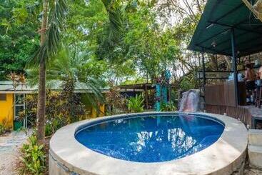Pura Vida Mini Hostel Santa Teresa