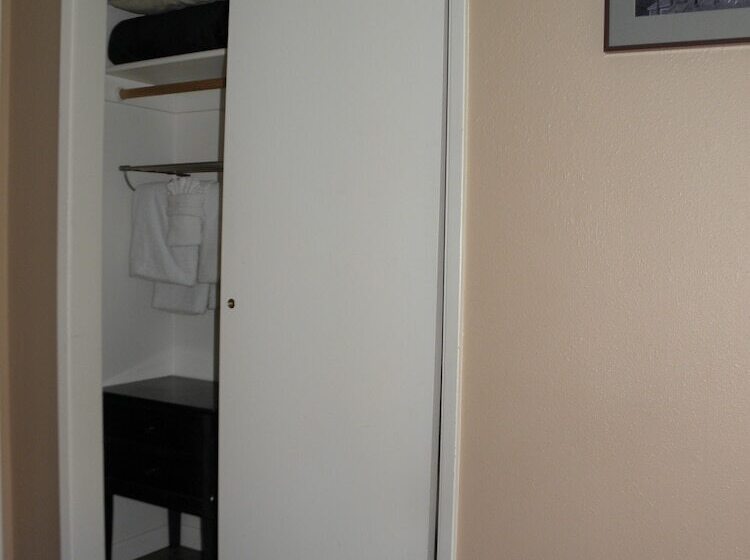 Sea Haven Motel & Guest House