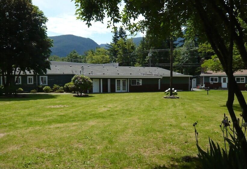 Stevens Pass Motel