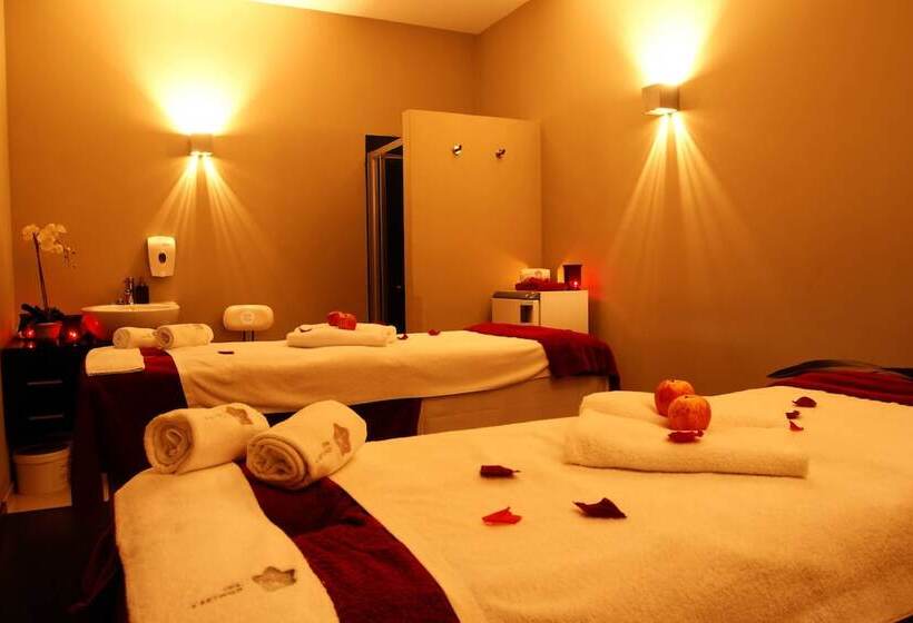 تختخواب و صبحانه & Spa Old House
