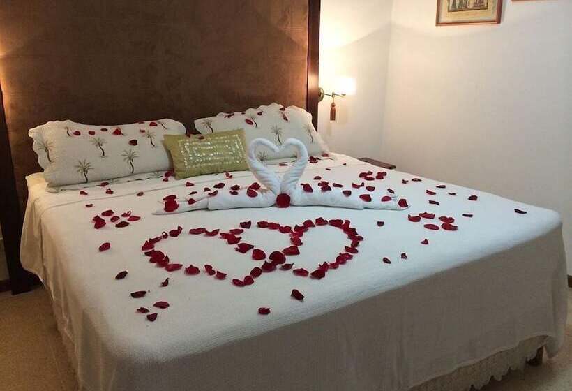 تختخواب و صبحانه & Spa Old House