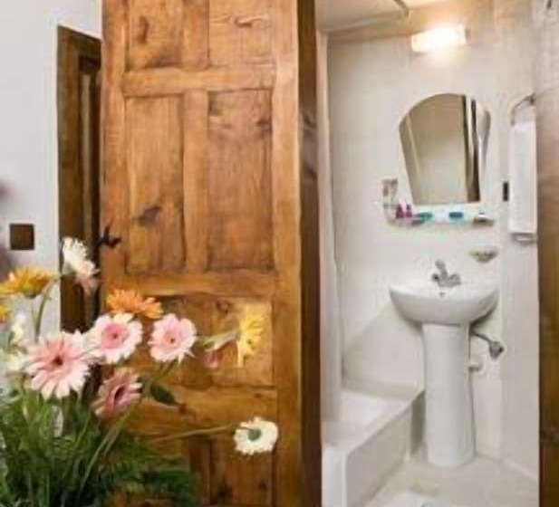 Anemon Koleksiyon Kula Otel