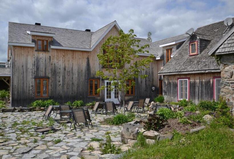 בית מלון כפרי Auberge Le P Tit Bonheur   Hostel