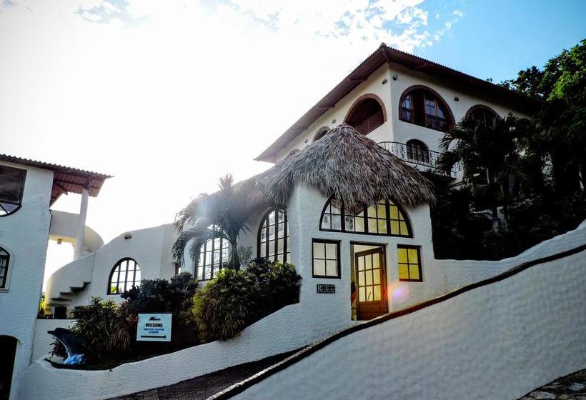 هتل Casa Bahia Family Adventure & Surf